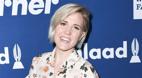 hannah hart and ella mielniczenko|hannah hart divorce.